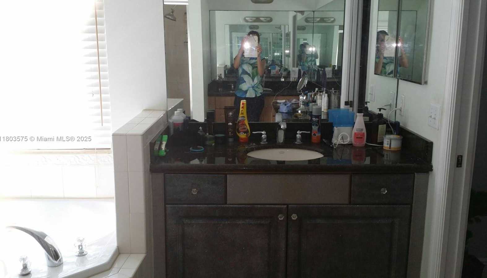 Small Image of 2727 TREASURE COVE CIR #2727, Dania Beach Number 10