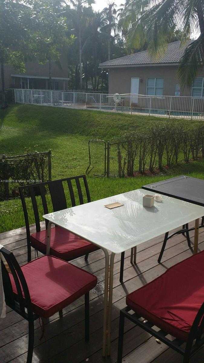 Small Image of 2727 TREASURE COVE CIR #2727, Dania Beach Number 12