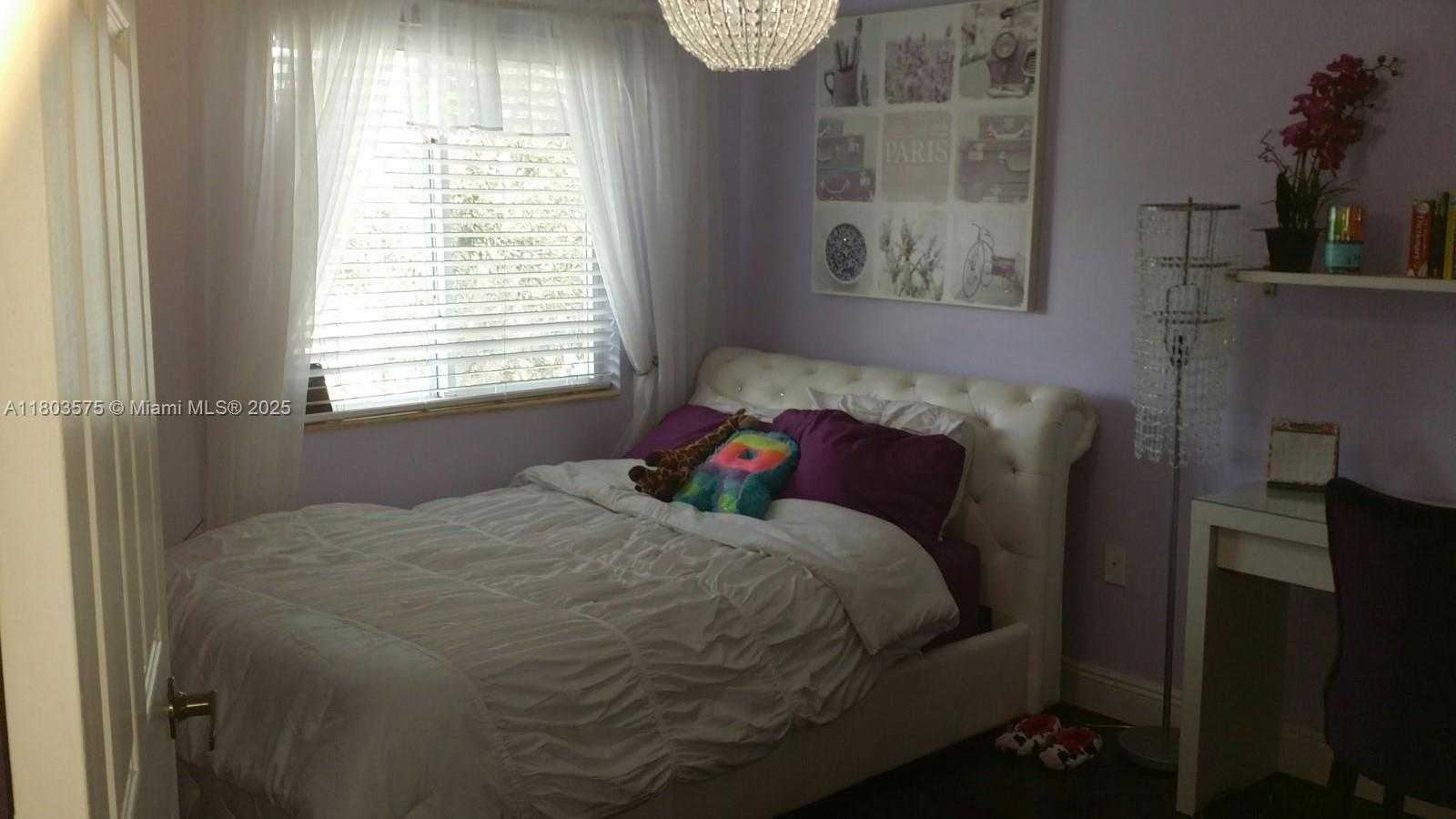 Small Image of 2727 TREASURE COVE CIR #2727, Dania Beach Number 13