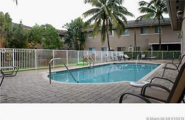 Small Image of 2727 TREASURE COVE CIR #2727, Dania Beach Number 19