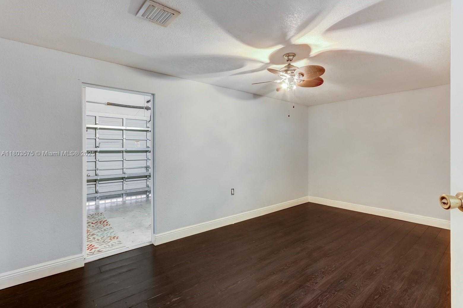 Small Image of 2727 TREASURE COVE CIR #2727, Dania Beach Number 28