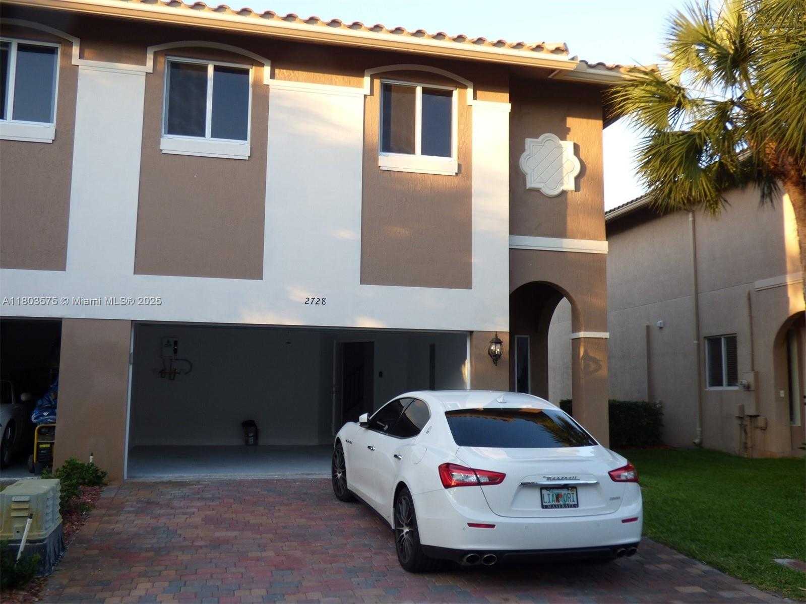Small Image of 2727 TREASURE COVE CIR #2727, Dania Beach Number 31