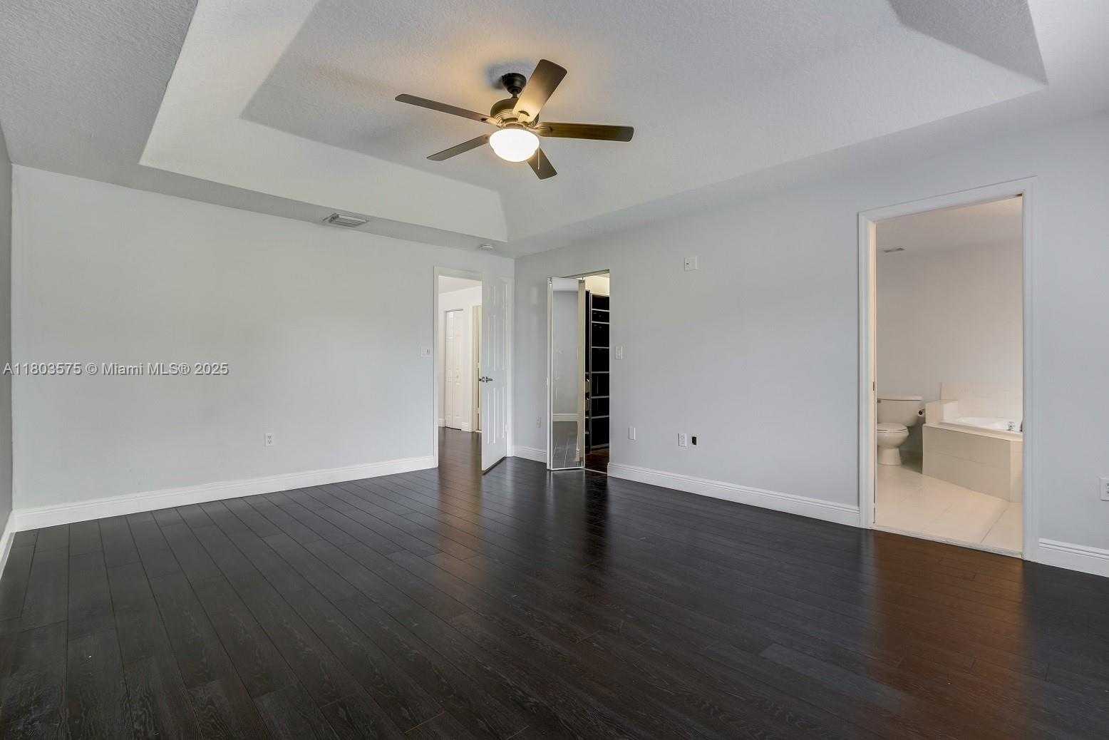 Small Image of 2727 TREASURE COVE CIR #2727, Dania Beach Number 35