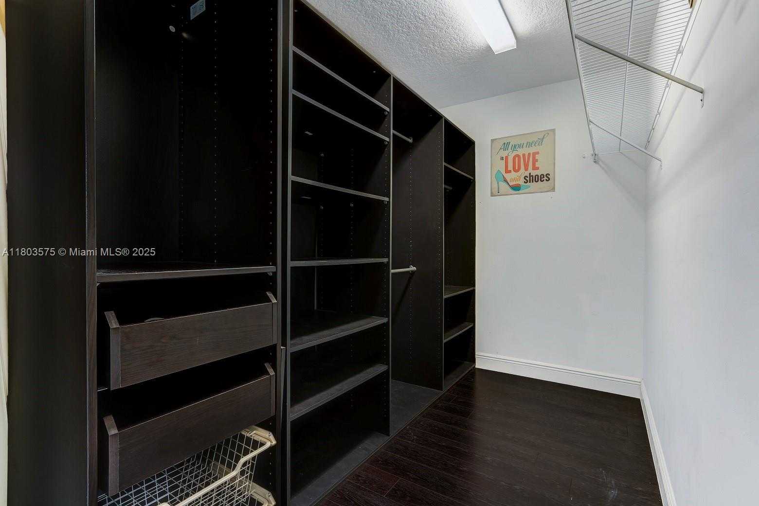 Small Image of 2727 TREASURE COVE CIR #2727, Dania Beach Number 38