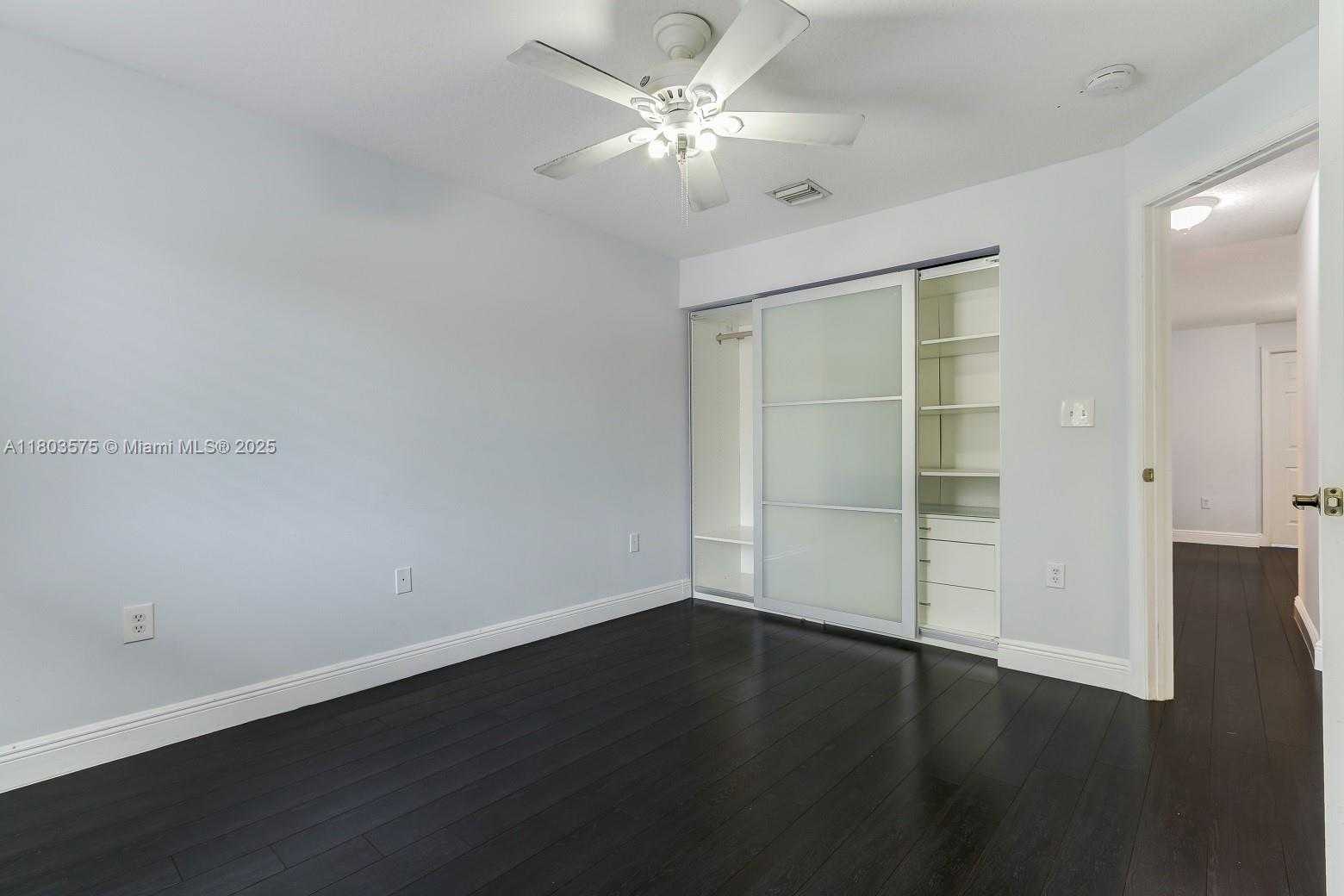 Small Image of 2727 TREASURE COVE CIR #2727, Dania Beach Number 40