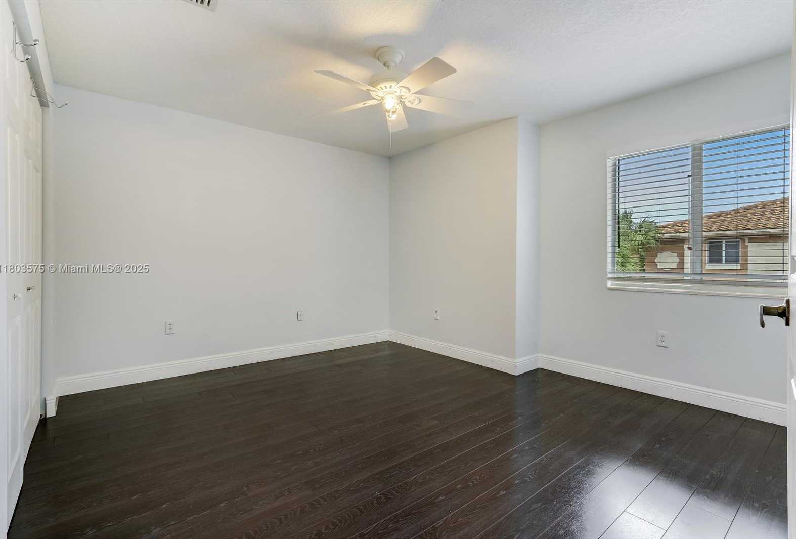 Small Image of 2727 TREASURE COVE CIR #2727, Dania Beach Number 41