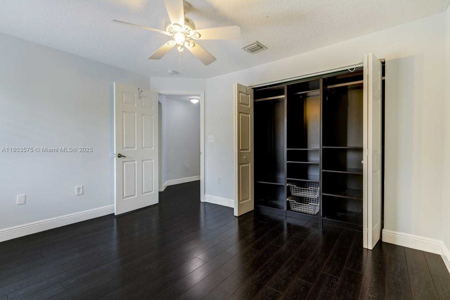 Small Image of 2727 TREASURE COVE CIR #2727, Dania Beach Number 42