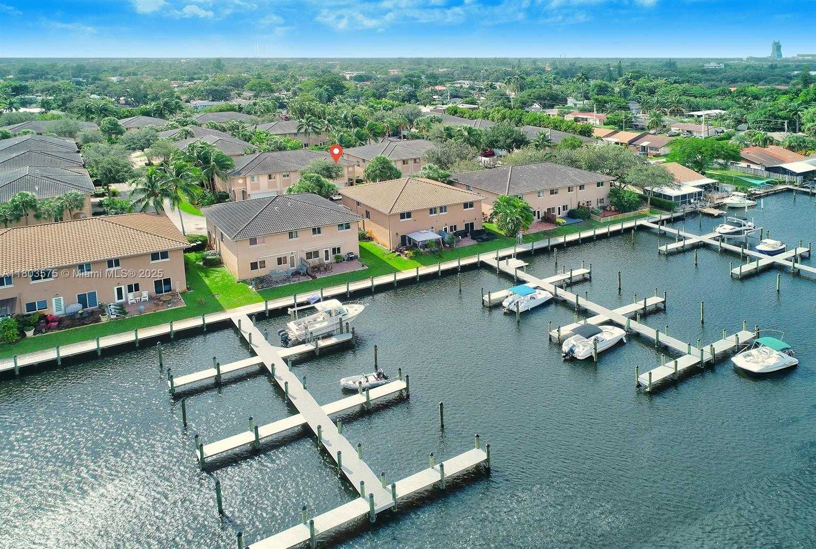Small Image of 2727 TREASURE COVE CIR #2727, Dania Beach Number 46