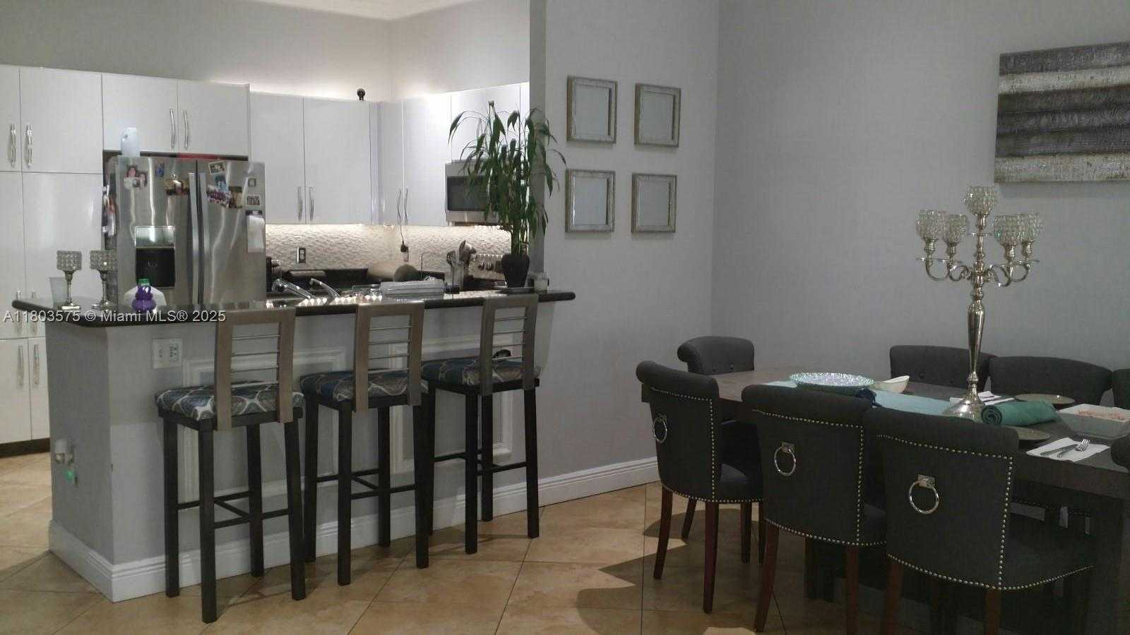 Small Image of 2727 TREASURE COVE CIR #2727, Dania Beach Number 8