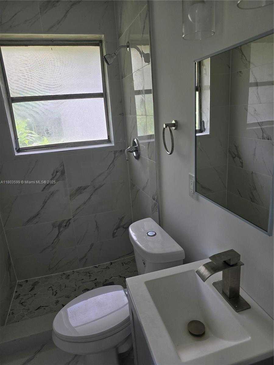 Small Image of 2416 SHERMAN ST #2418, Hollywood Number 4