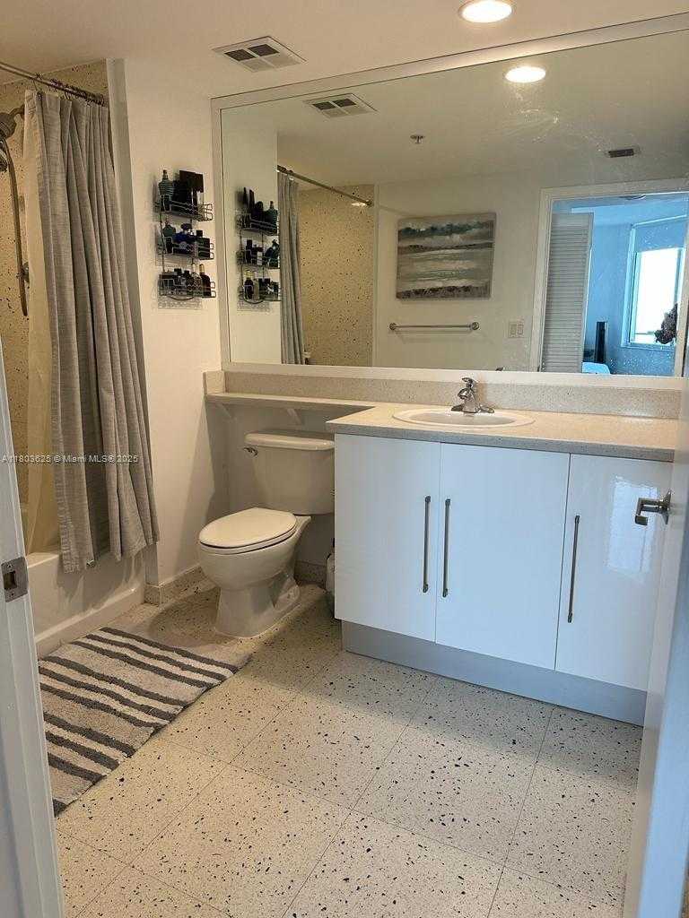 Small Image of 325 SOUTH BISCAYNE BLVD #4119, Miami Number 10