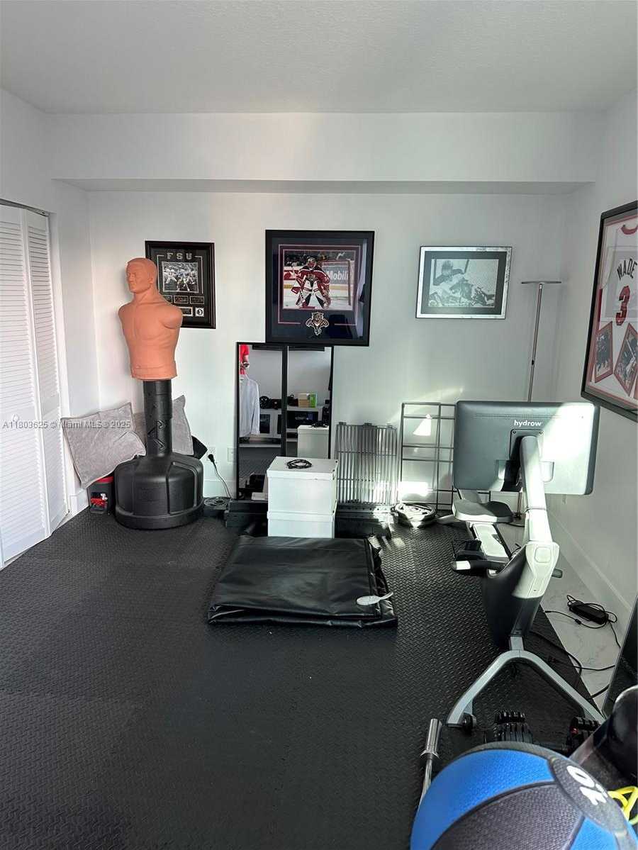 Small Image of 325 SOUTH BISCAYNE BLVD #4119, Miami Number 11