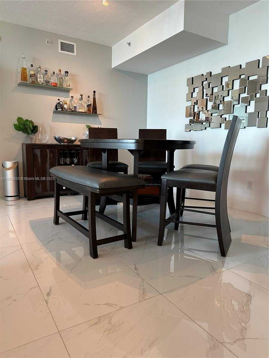 Small Image of 325 SOUTH BISCAYNE BLVD #4119, Miami Number 7