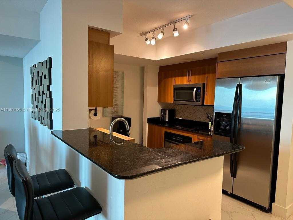 Small Image of 325 SOUTH BISCAYNE BLVD #4119, Miami Number 8