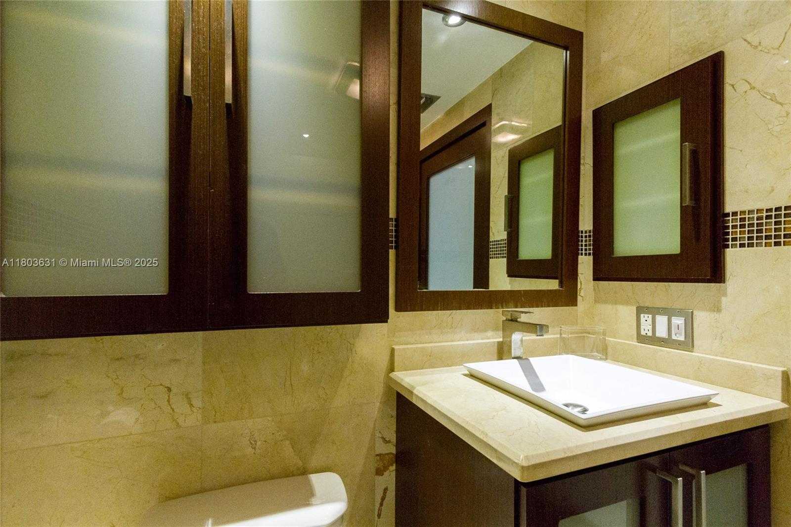 Small Image of 4775 COLLINS AVE #1201, Miami Beach Number 23