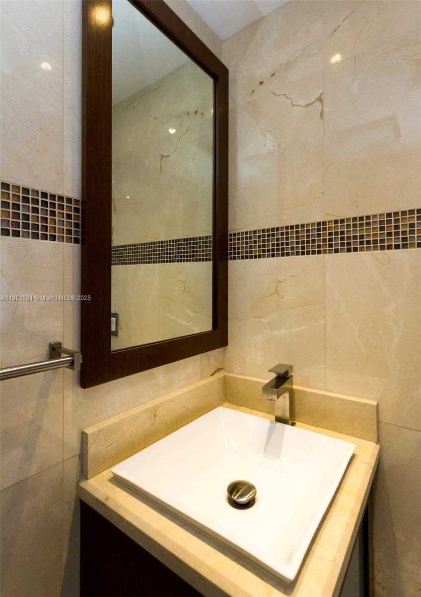 Small Image of 4775 COLLINS AVE #1201, Miami Beach Number 28