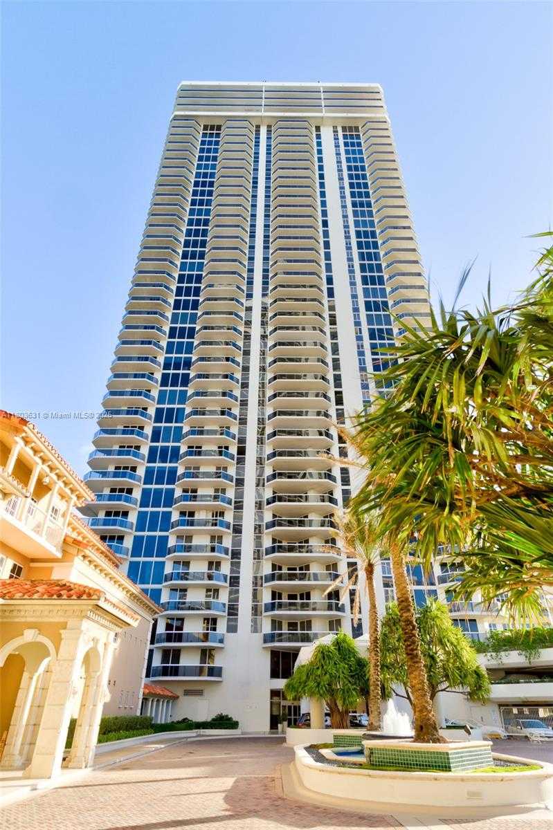 Small Image of 4775 COLLINS AVE #1201, Miami Beach Number 36