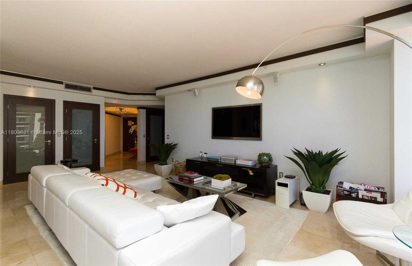 Small Image of 4775 COLLINS AVE #1201, Miami Beach Number 9