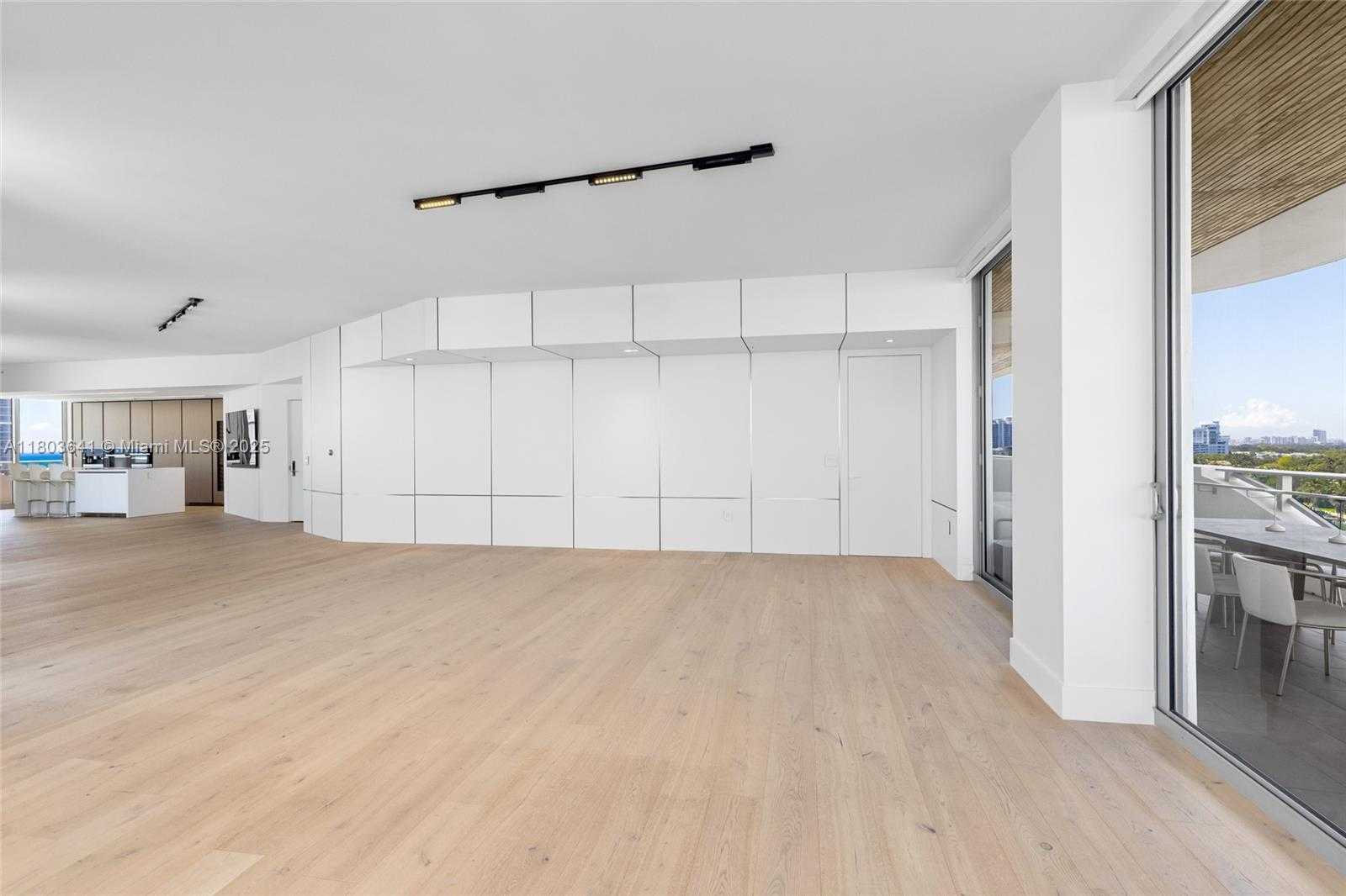 Small Image of 6800 INDIAN CREEK DR #8D, Miami Beach Number 6