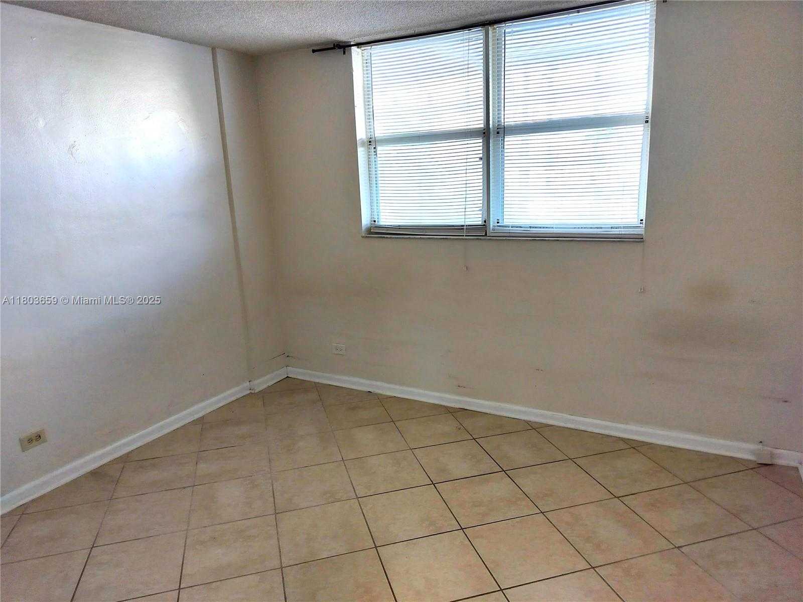 Small Image of 3660 NORTH EAST 166TH ST #302, North Miami Beach Number 10
