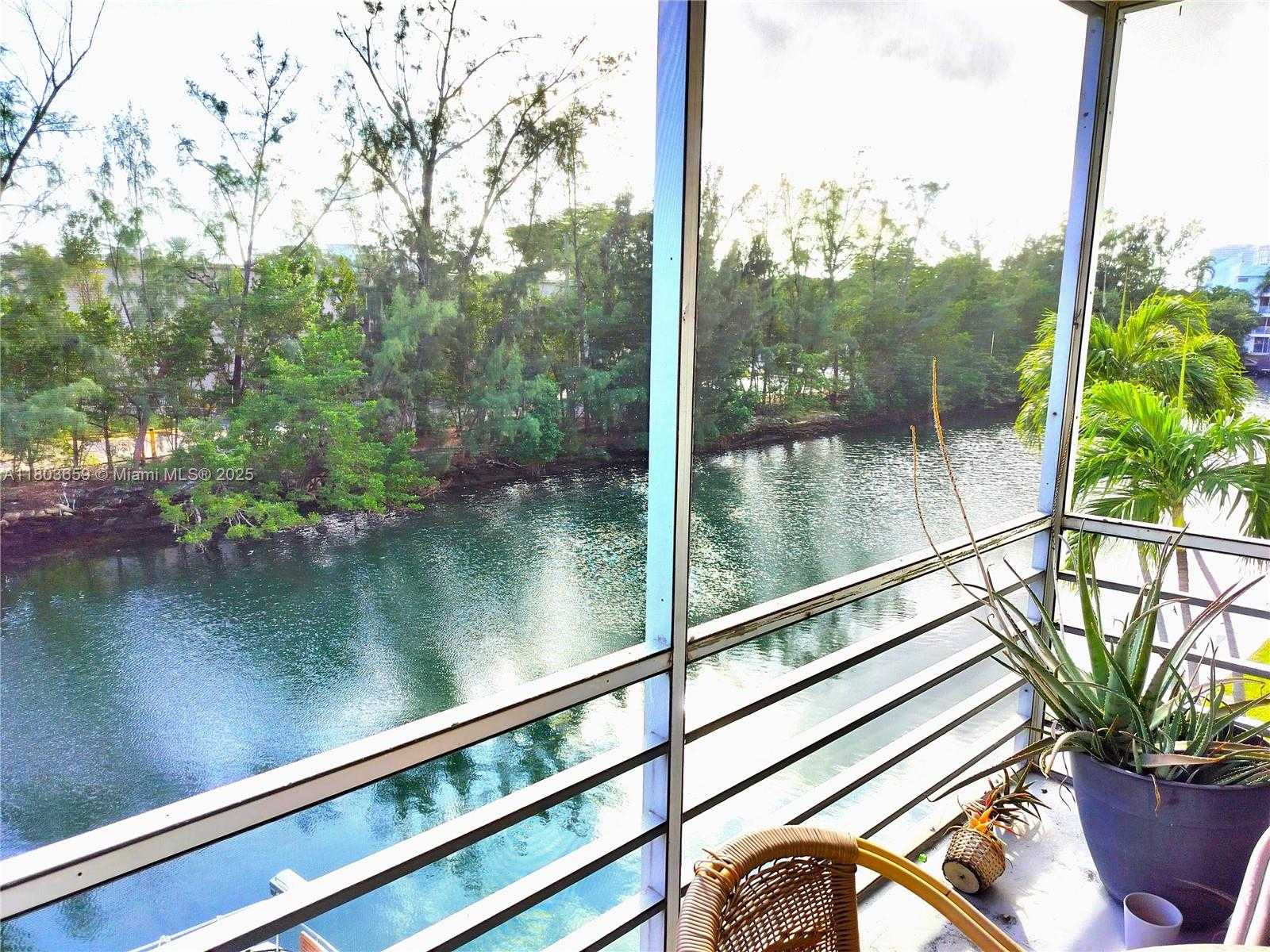 Small Image of 3660 NORTH EAST 166TH ST #302, North Miami Beach Number 3