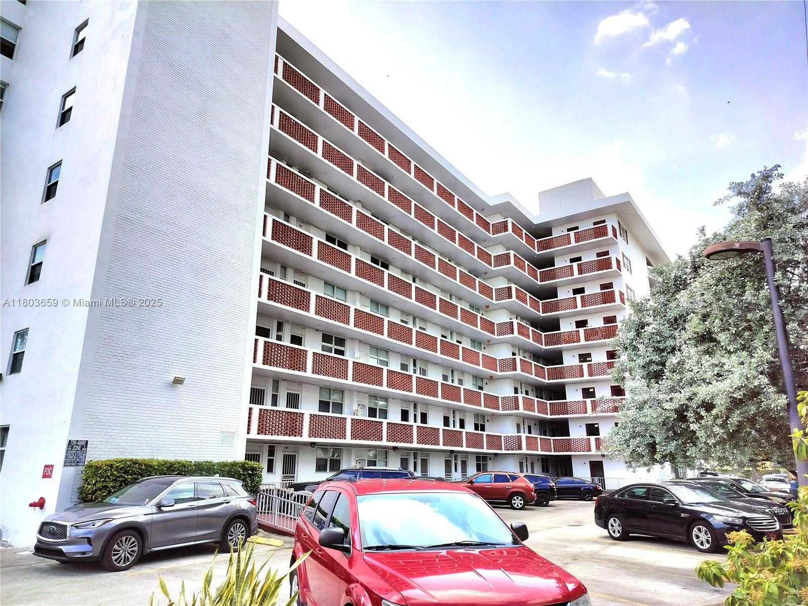 Small Image of 3660 NORTH EAST 166TH ST #302, North Miami Beach Number 5