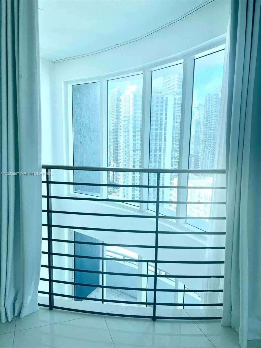 Small Image of 60 SOUTH WEST 13TH ST #2824, Miami Number 13