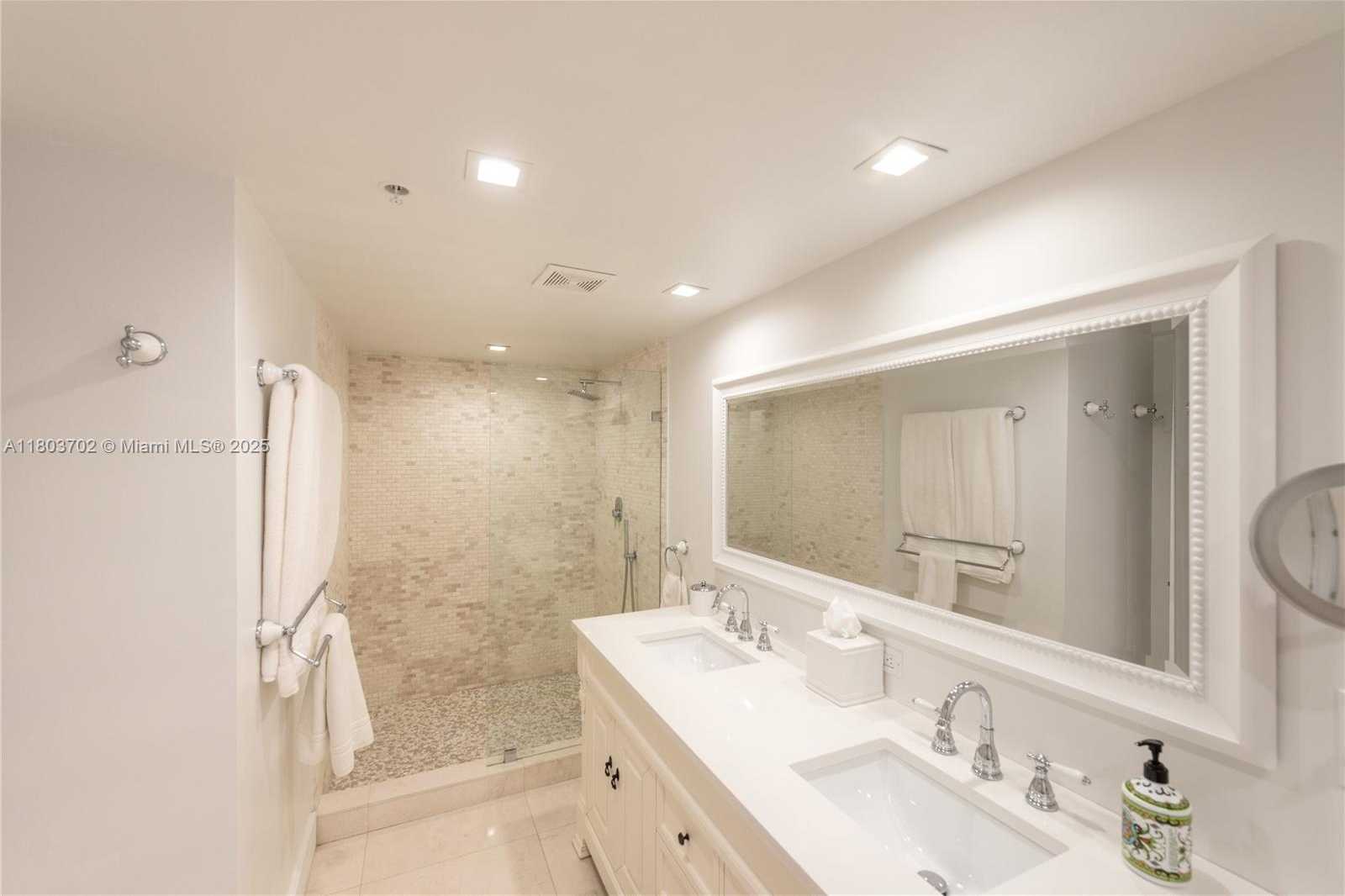 Small Image of 201 CRANDON BLVD #138, Key Biscayne Number 15