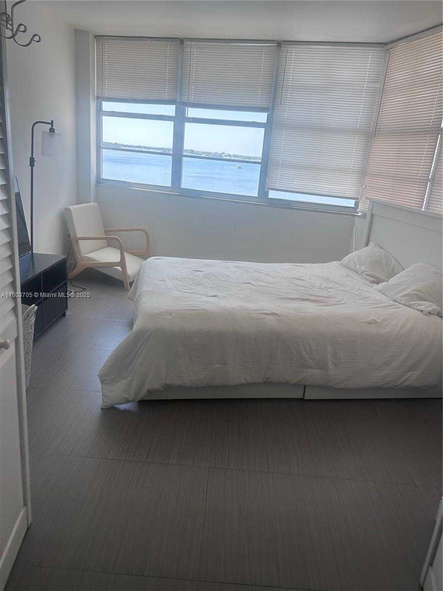 Small Image of 801 BRICKELL BAY DR #667, Miami Number 12
