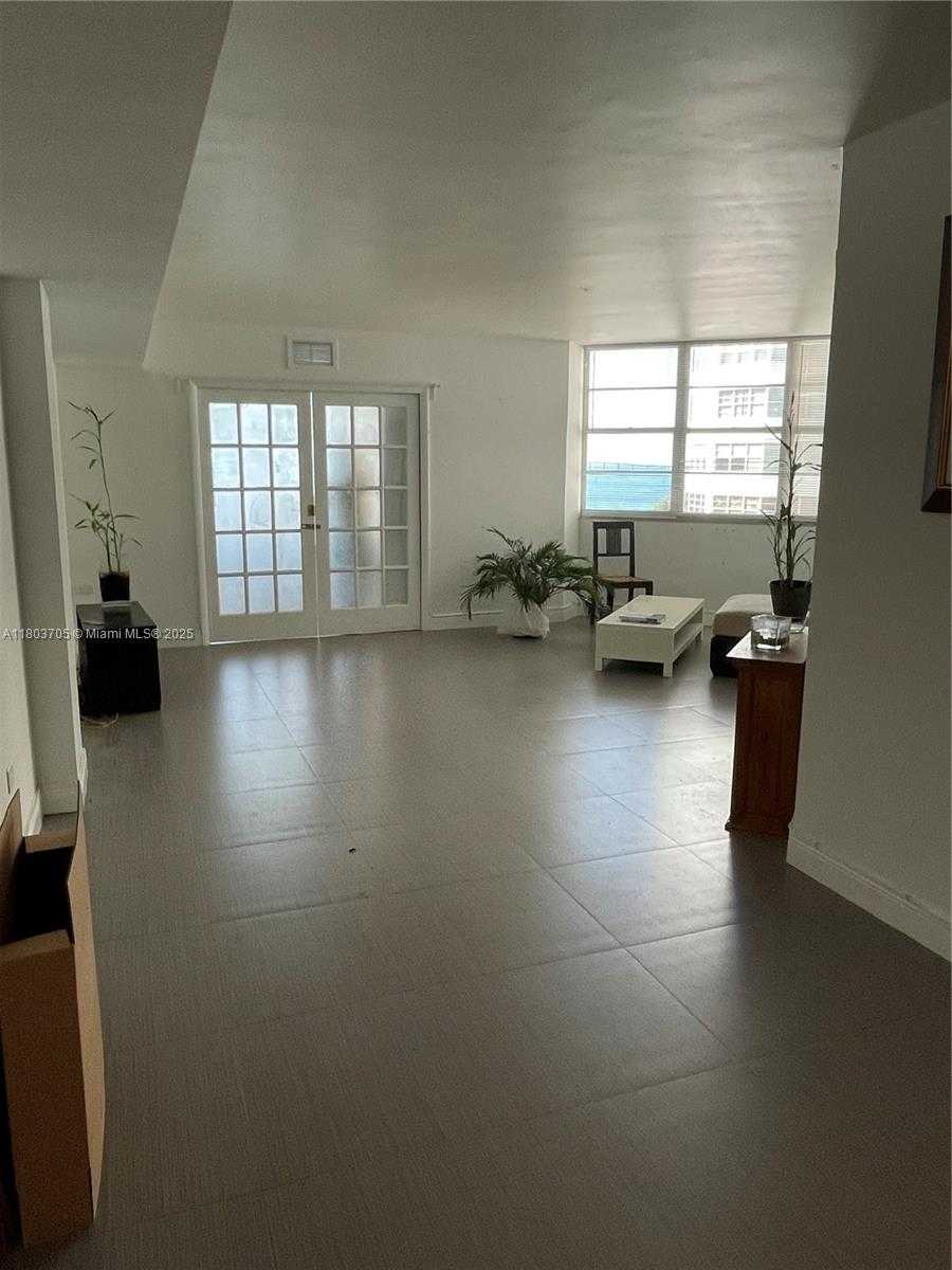 Small Image of 801 BRICKELL BAY DR #667, Miami Number 2