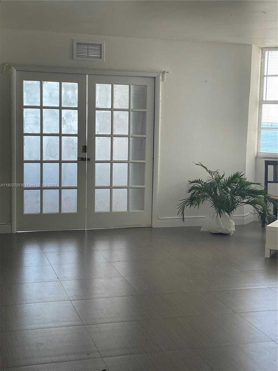 Small Image of 801 BRICKELL BAY DR #667, Miami Number 7