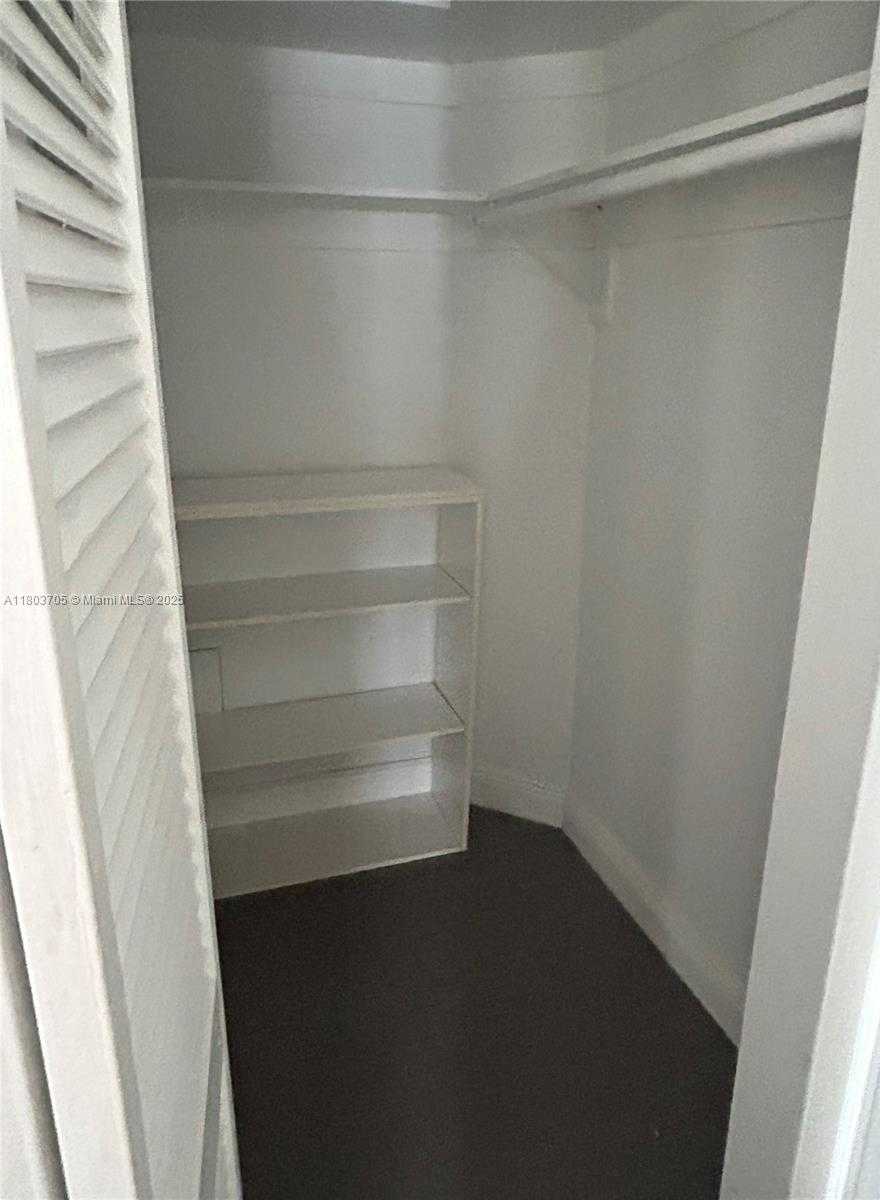 Small Image of 801 BRICKELL BAY DR #667, Miami Number 8
