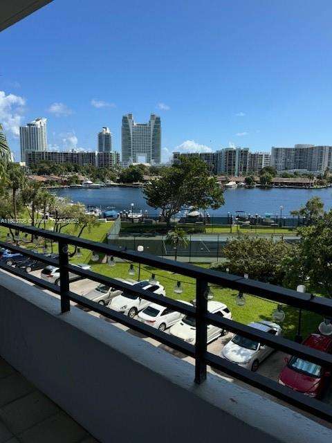 Small Image of 500 THREE ISLANDS BLVD #M17, Hallandale Beach Number 13
