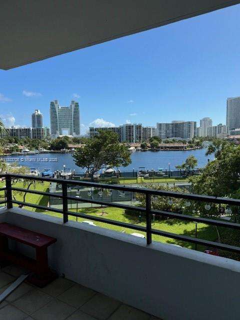 Small Image of 500 THREE ISLANDS BLVD #M17, Hallandale Beach Number 14