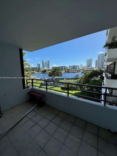 Small Image of 500 THREE ISLANDS BLVD #M17, Hallandale Beach Number 15