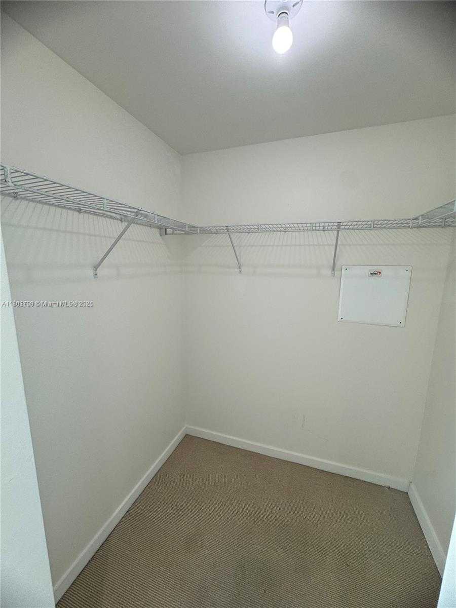 Small Image of 300 SOUTH BISCAYNE BLVD #T-3212, Miami Number 10