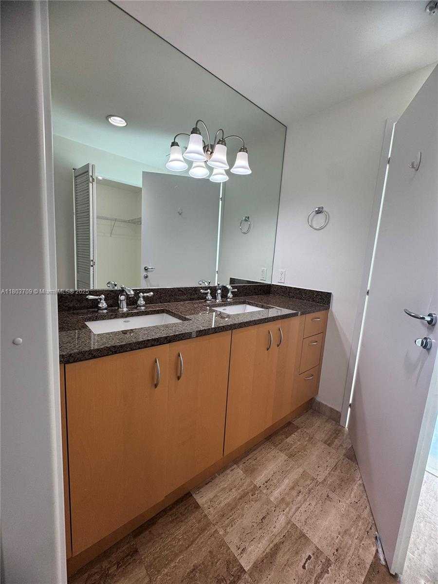 Small Image of 300 SOUTH BISCAYNE BLVD #T-3212, Miami Number 11