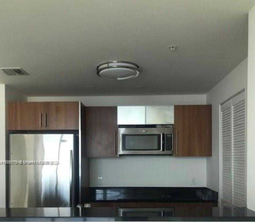 Small Image of 300 SOUTH BISCAYNE BLVD #T-3212, Miami Number 4
