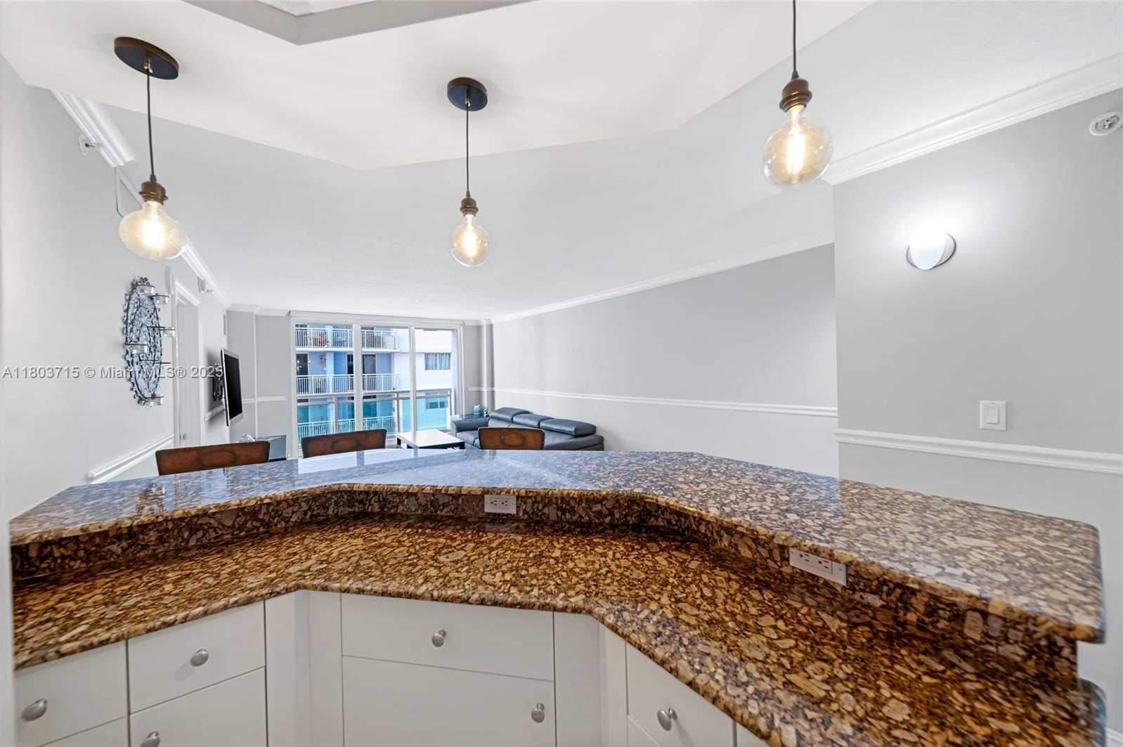 Small Image of 6917 COLLINS AVE #708, Miami Beach Number 11