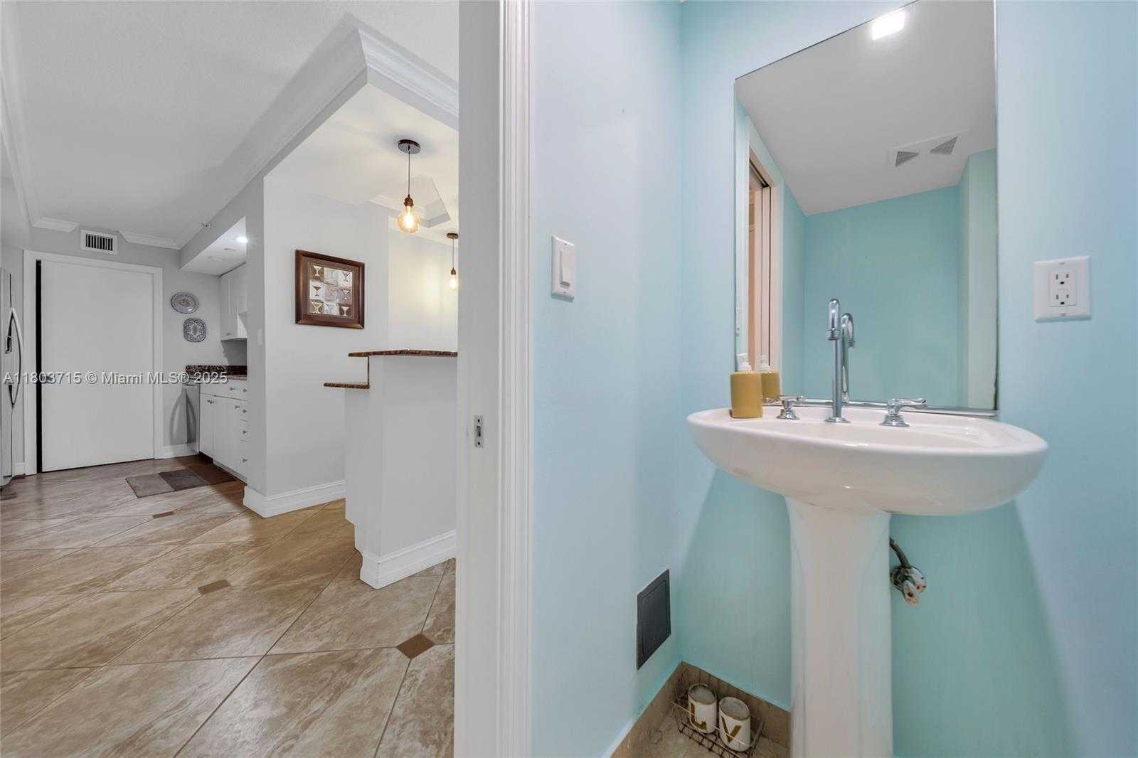 Small Image of 6917 COLLINS AVE #708, Miami Beach Number 12