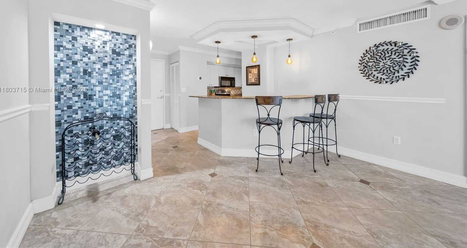 Small Image of 6917 COLLINS AVE #708, Miami Beach Number 16