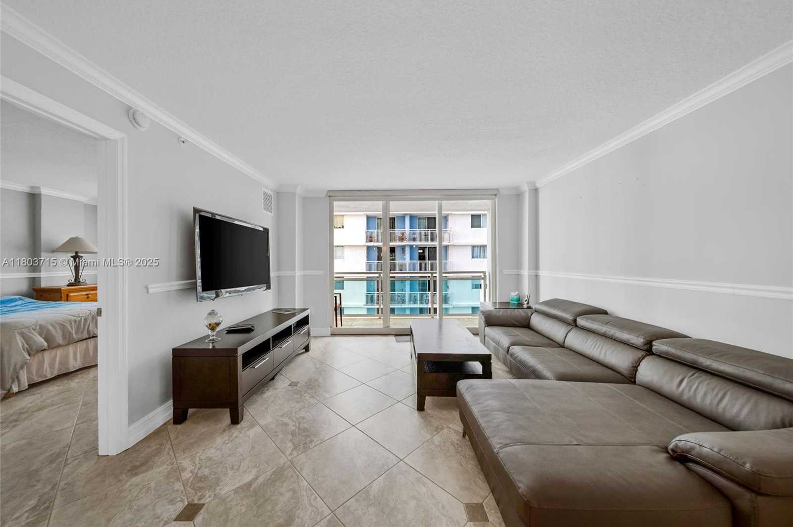 Small Image of 6917 COLLINS AVE #708, Miami Beach Number 18