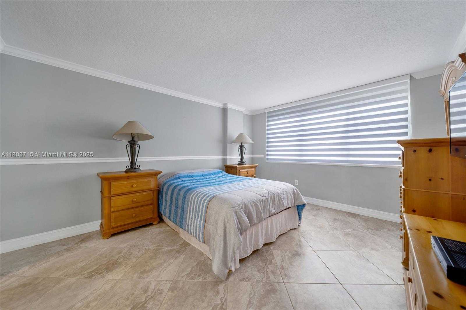 Small Image of 6917 COLLINS AVE #708, Miami Beach Number 26