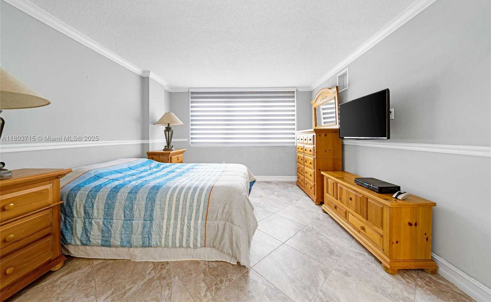 Small Image of 6917 COLLINS AVE #708, Miami Beach Number 27