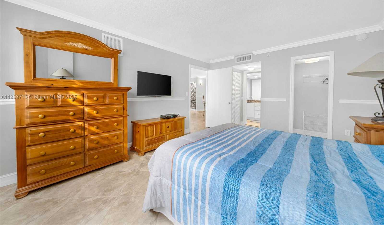Small Image of 6917 COLLINS AVE #708, Miami Beach Number 30