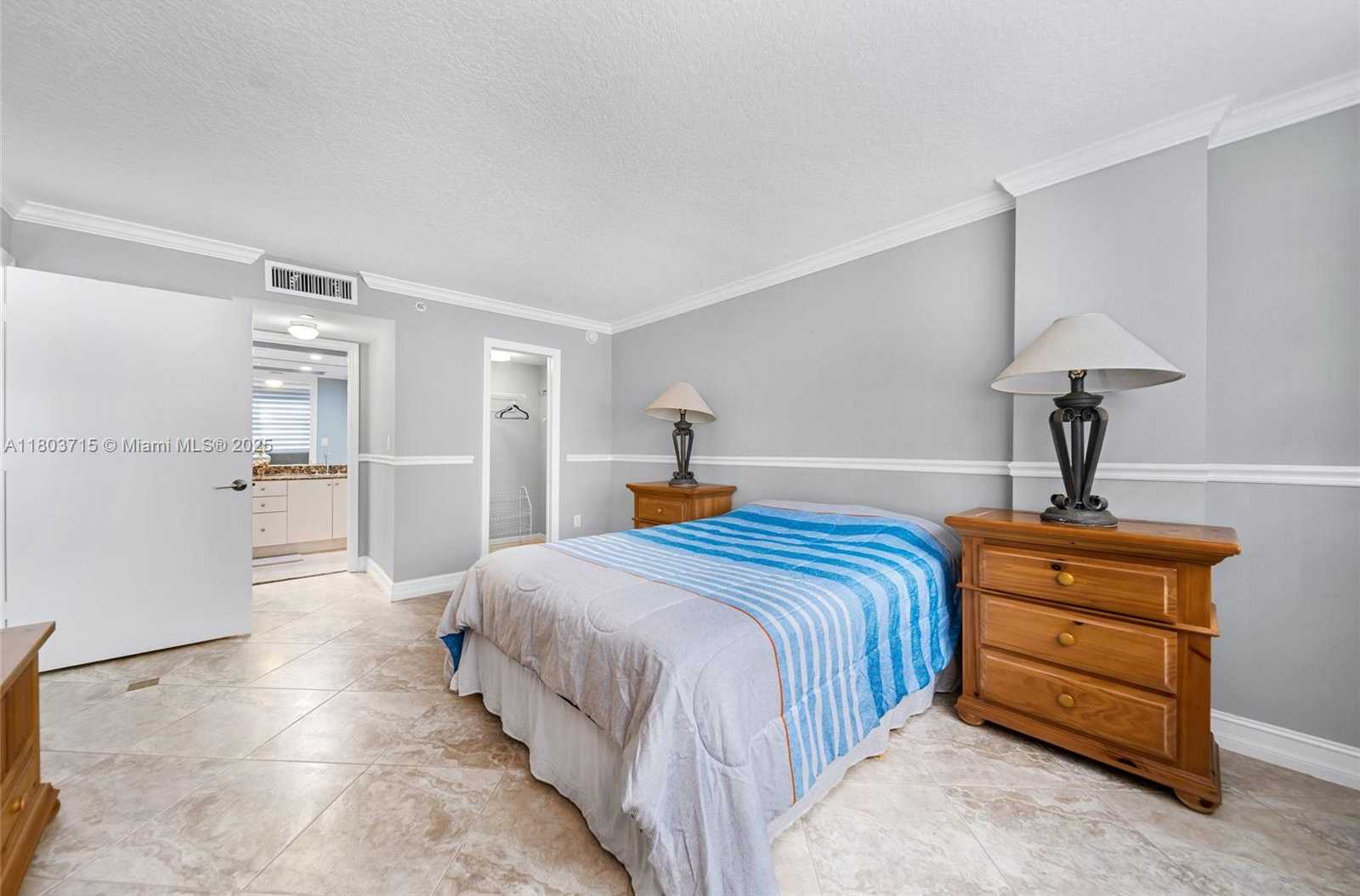 Small Image of 6917 COLLINS AVE #708, Miami Beach Number 31
