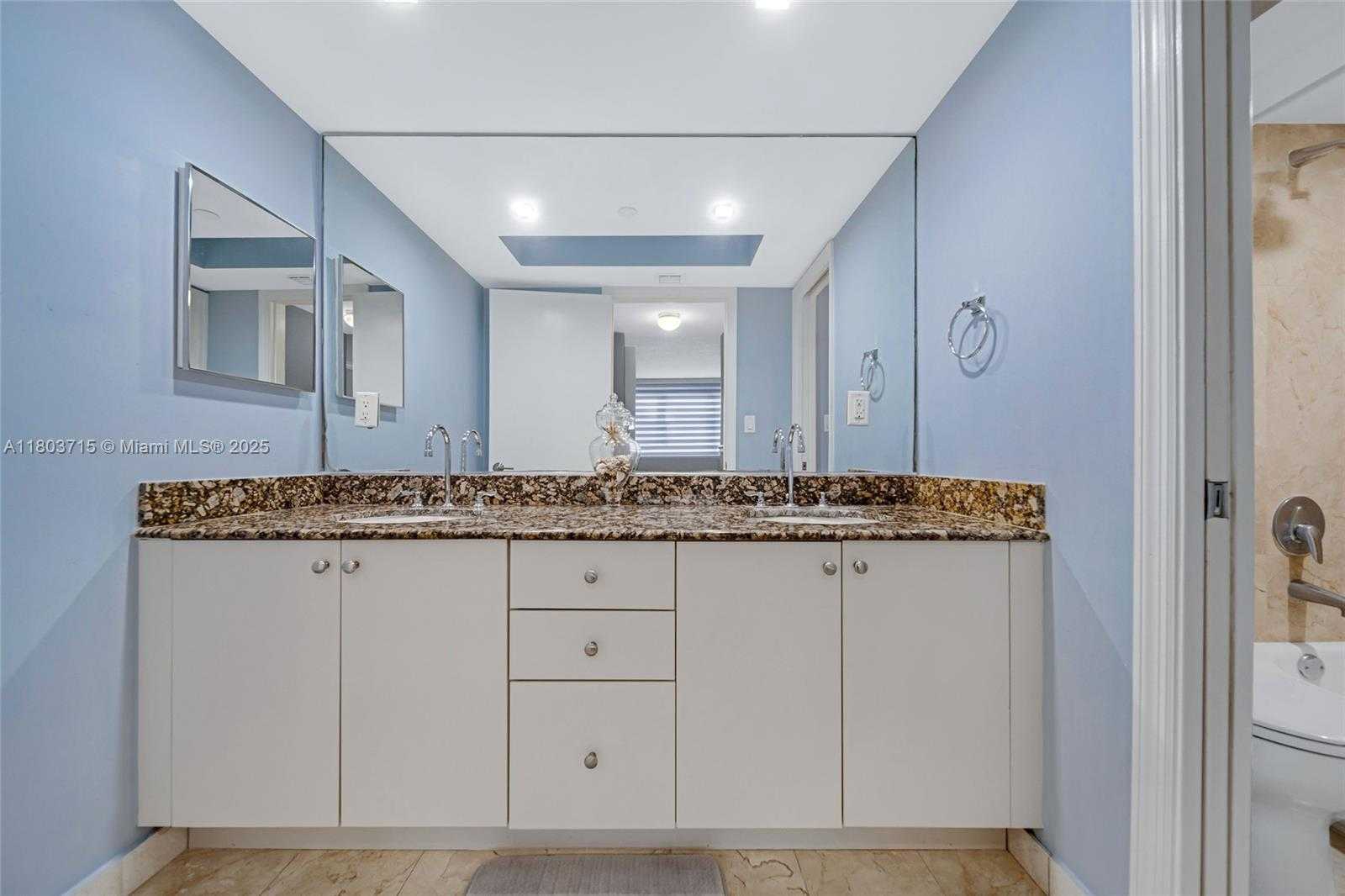 Small Image of 6917 COLLINS AVE #708, Miami Beach Number 32