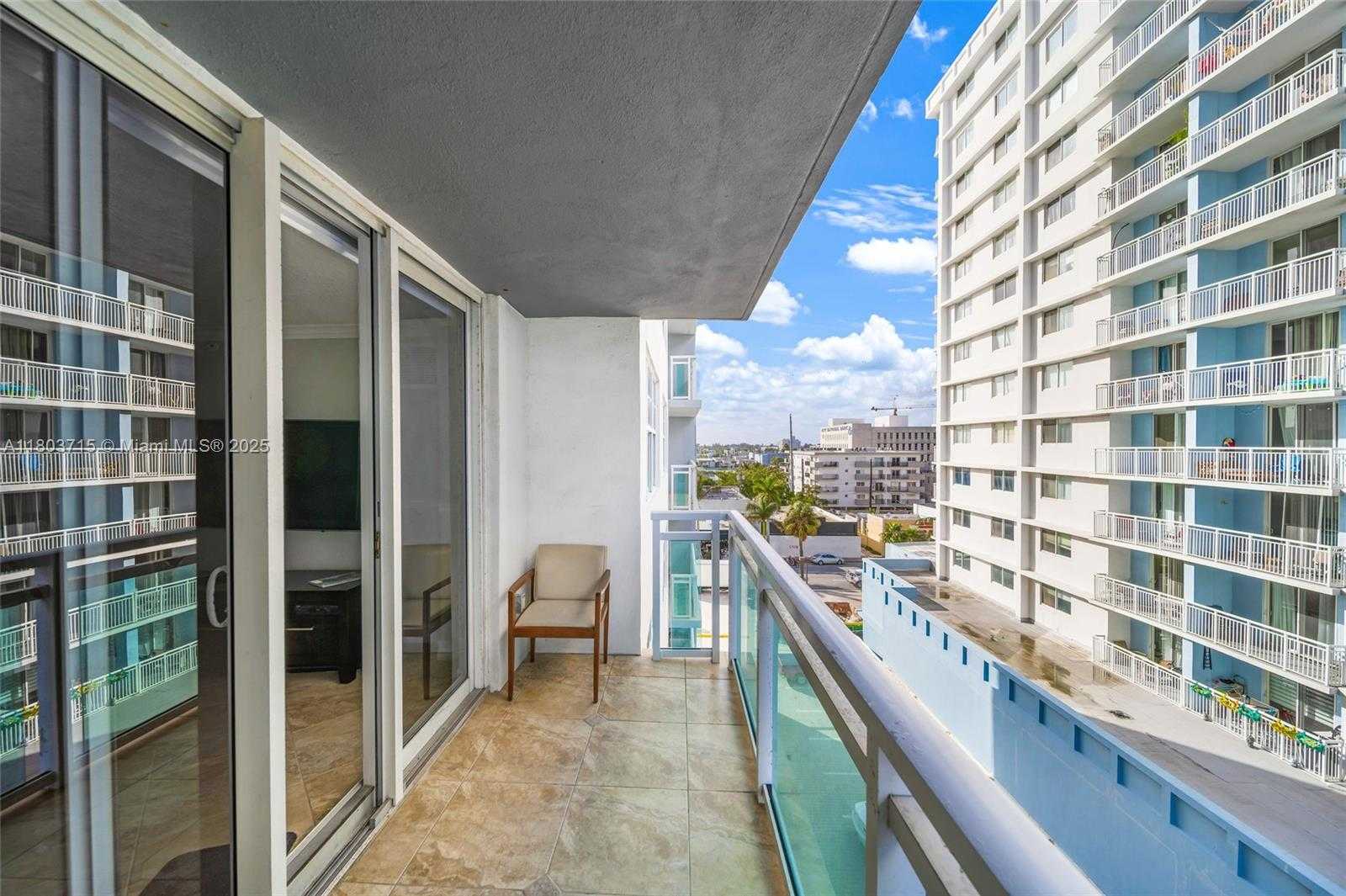 Small Image of 6917 COLLINS AVE #708, Miami Beach Number 35