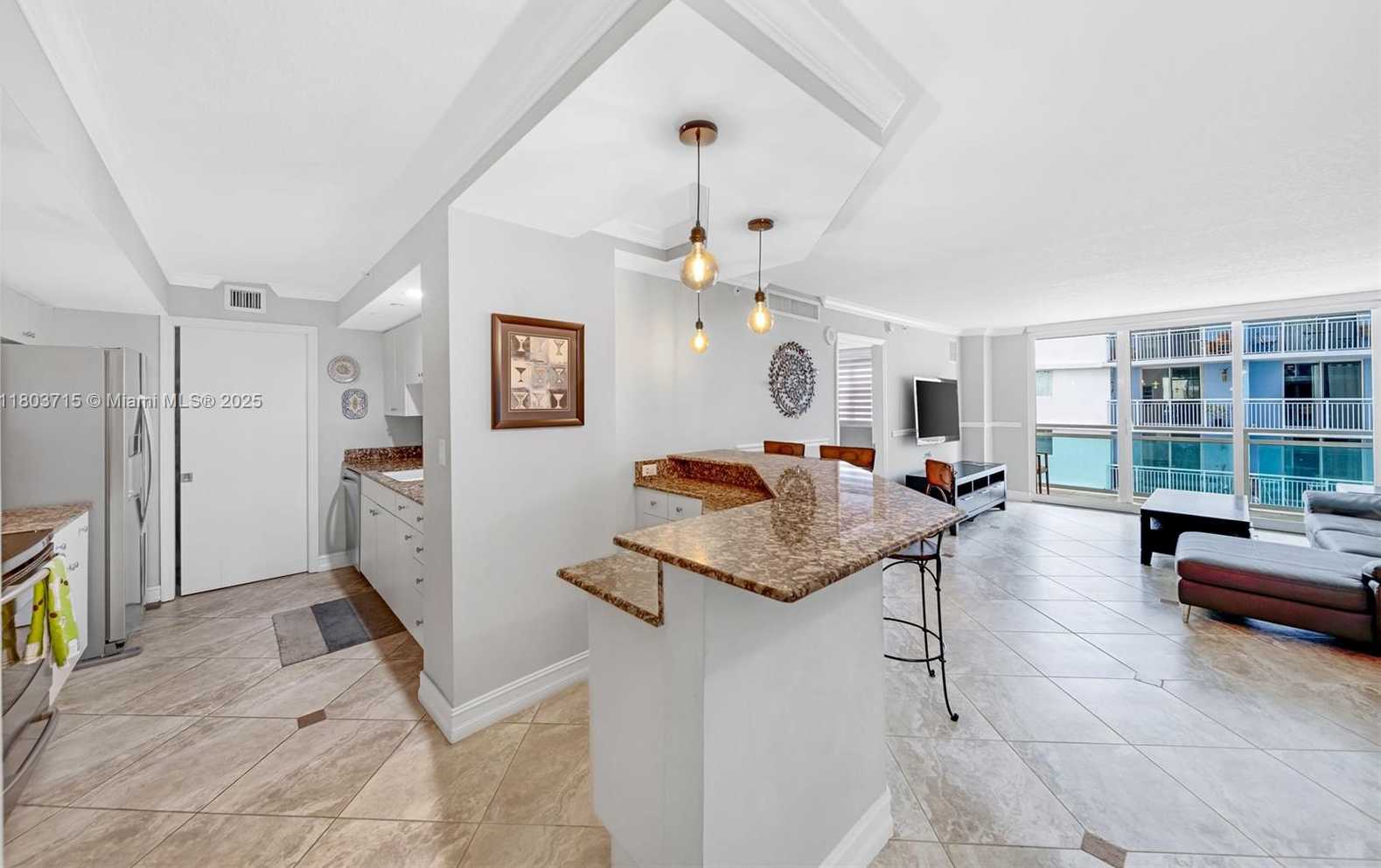Small Image of 6917 COLLINS AVE #708, Miami Beach Number 9
