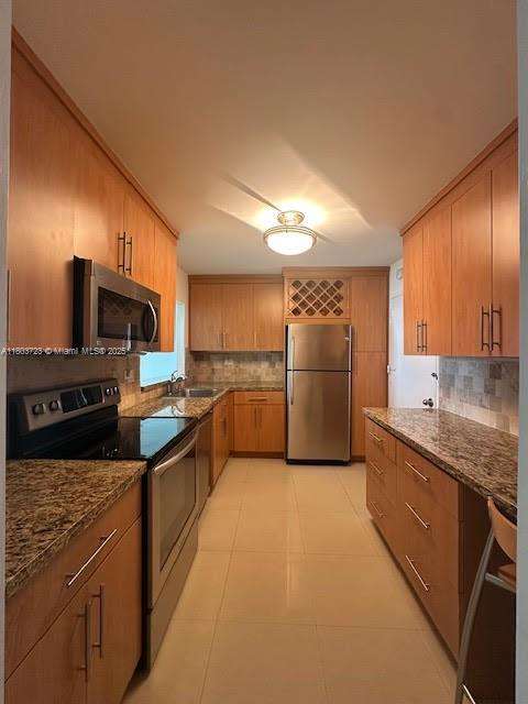 Small Image of 7135 COLLINS AVE #1703, Miami Beach Number 3